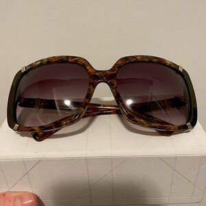 Selling AUTHENTIC Christian Dior sunglasses.